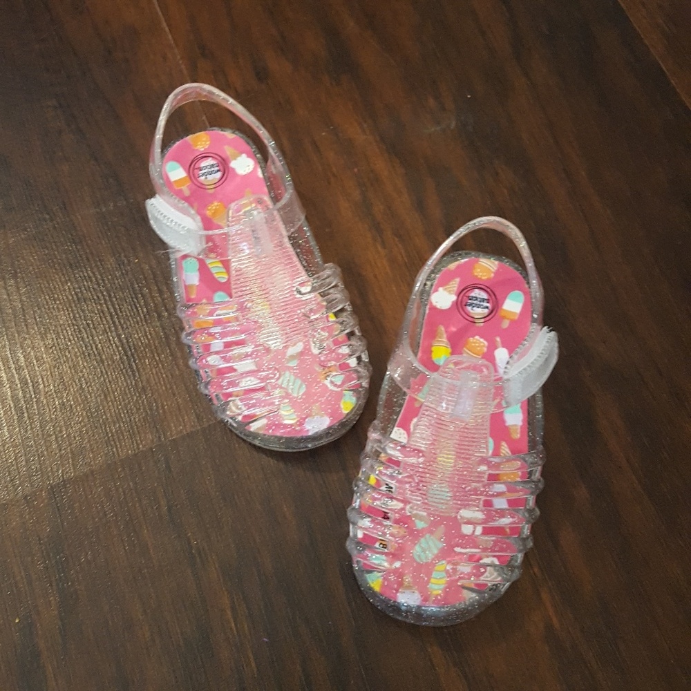 Girls jelly shoes